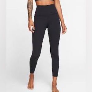 Nike dri fit yoga leggings